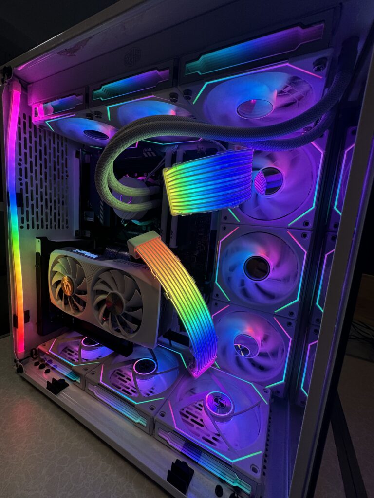Custom white gaming PC build for 1440p gaming with Lian Li Infinity fans and RTX 4070